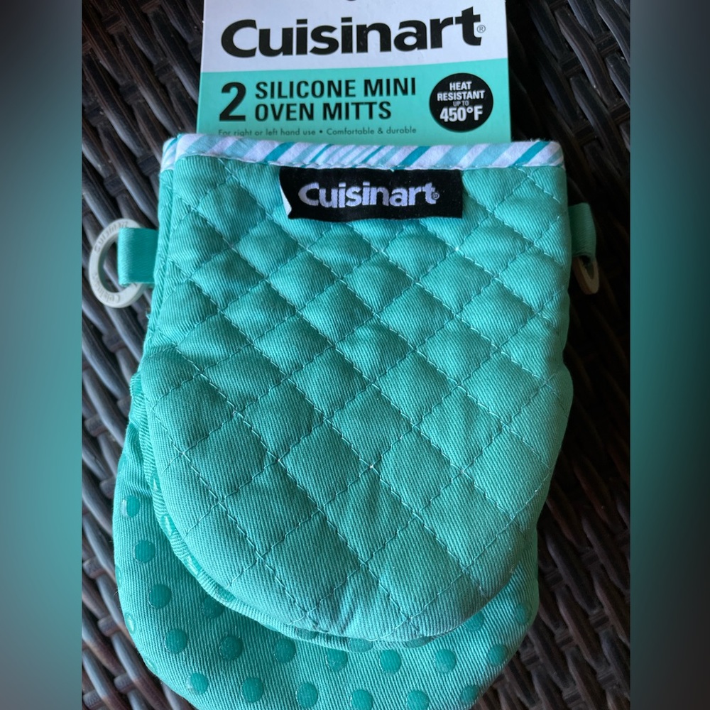 Cuisinart Silicone Oven Mitts- NWT